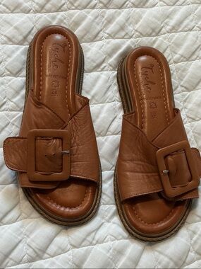 Tyche international Monroe Leather Sandal size 40